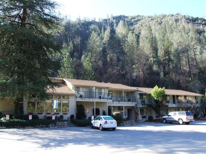 Motel Cedar 2*