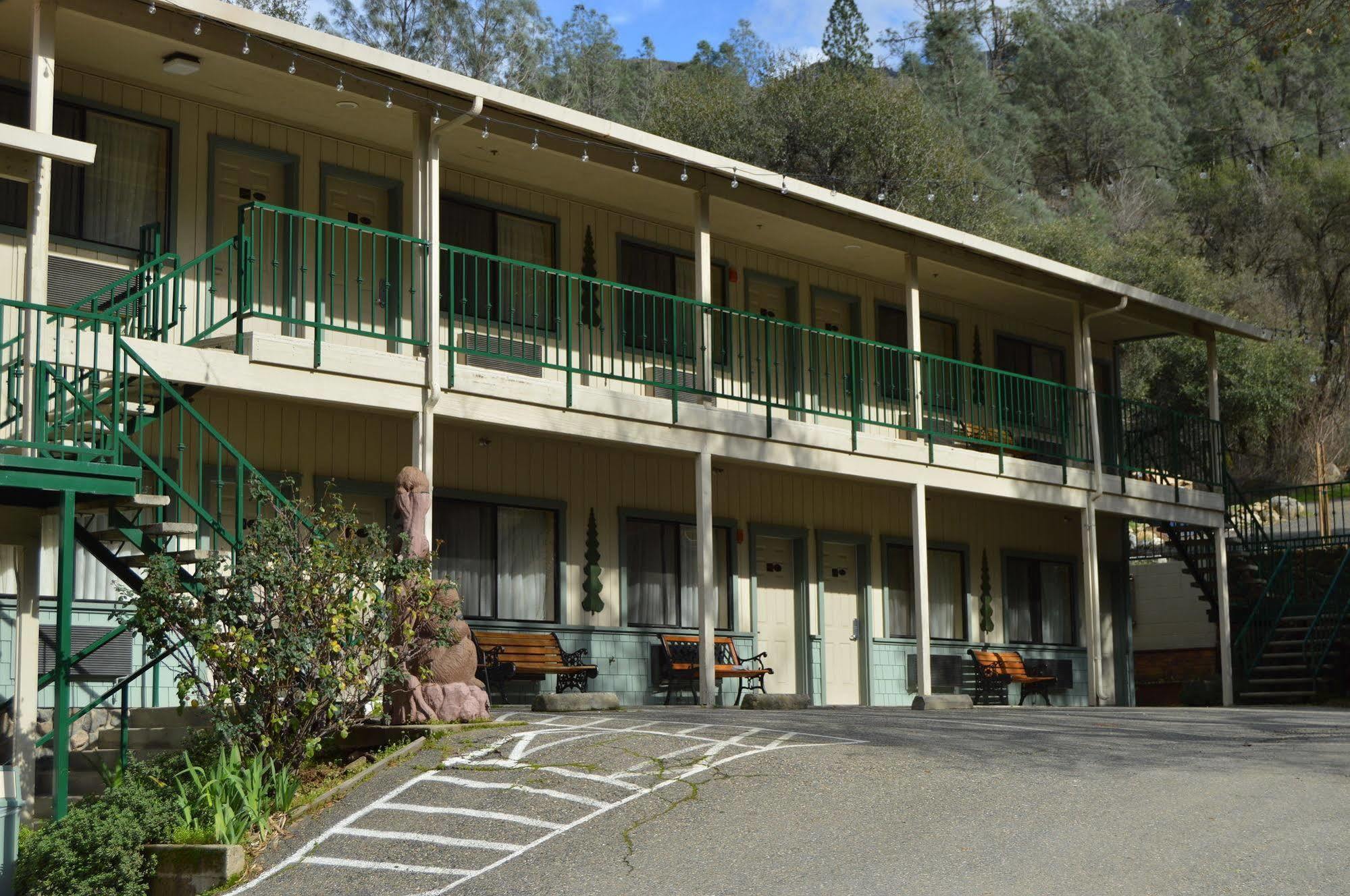 Cedar Motel