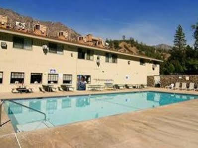 Cedar Motel 2*